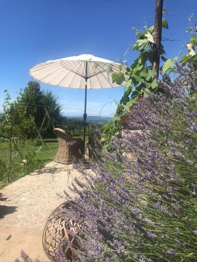 Number 10 Locanda B&B Belvedere Langhe Bagian luar foto