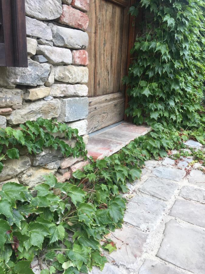 Number 10 Locanda B&B Belvedere Langhe Bagian luar foto