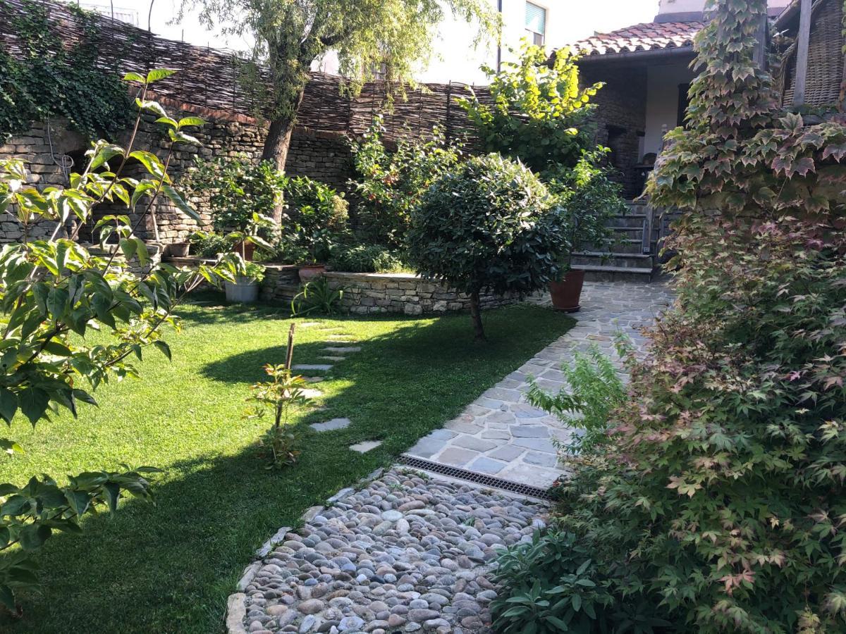 Number 10 Locanda B&B Belvedere Langhe Bagian luar foto